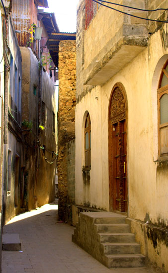 Alley 4